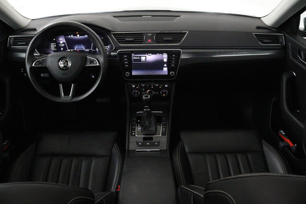 Škoda Superb Combi 1.5 TSI ACT Business Edition (PANORAMADAK, STOELVERWARMING, CAMERA, ELEKTR STOELEN, CRUISE, NL-AUTO)
