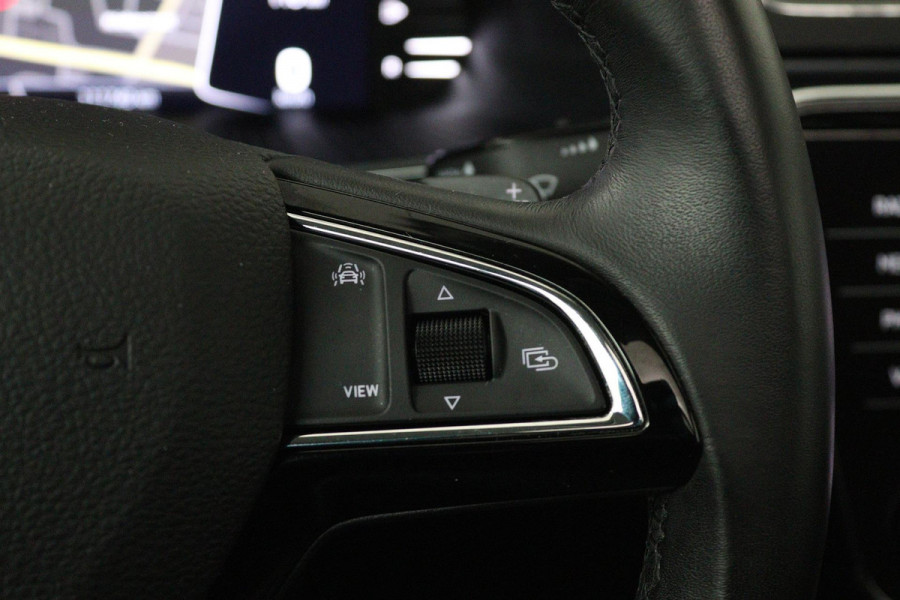 Škoda Superb Combi 1.5 TSI ACT Business Edition (PANORAMADAK, STOELVERWARMING, CAMERA, ELEKTR STOELEN, CRUISE, NL-AUTO)