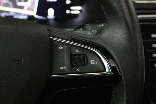 Škoda Superb Combi 1.5 TSI ACT Business Edition (PANORAMADAK, STOELVERWARMING, CAMERA, ELEKTR STOELEN, CRUISE, NL-AUTO)