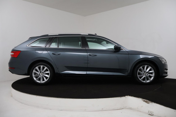 Škoda Superb Combi 1.5 TSI ACT Business Edition (PANORAMADAK, STOELVERWARMING, CAMERA, ELEKTR STOELEN, CRUISE, NL-AUTO)