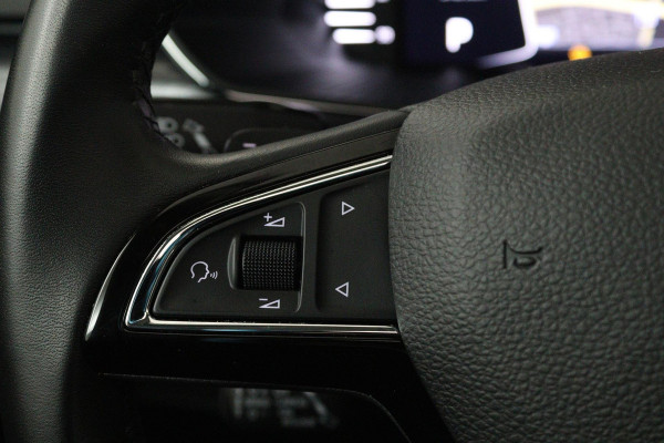 Škoda Superb Combi 1.5 TSI ACT Business Edition (PANORAMADAK, STOELVERWARMING, CAMERA, ELEKTR STOELEN, CRUISE, NL-AUTO)