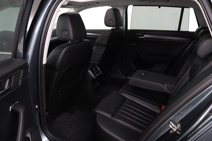 Škoda Superb Combi 1.5 TSI ACT Business Edition (PANORAMADAK, STOELVERWARMING, CAMERA, ELEKTR STOELEN, CRUISE, NL-AUTO)