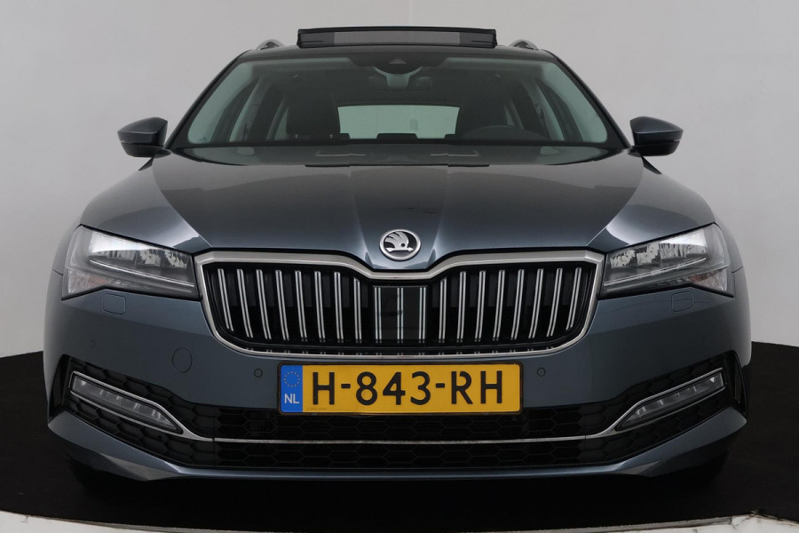 Škoda Superb Combi 1.5 TSI ACT Business Edition (PANORAMADAK, STOELVERWARMING, CAMERA, ELEKTR STOELEN, CRUISE, NL-AUTO)