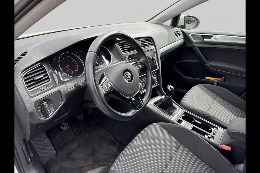 Volkswagen Golf 1.0 TSI Trendline | navigatie |  Apple Carplay/Android Auto | climate control