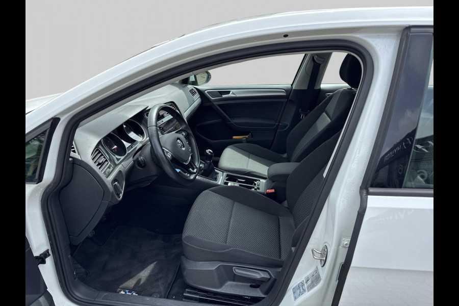 Volkswagen Golf 1.0 TSI Trendline | navigatie |  Apple Carplay/Android Auto | climate control