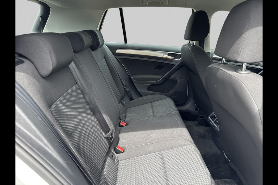 Volkswagen Golf 1.0 TSI Trendline | navigatie |  Apple Carplay/Android Auto | climate control