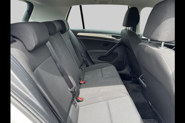 Volkswagen Golf 1.0 TSI Trendline | navigatie |  Apple Carplay/Android Auto | climate control