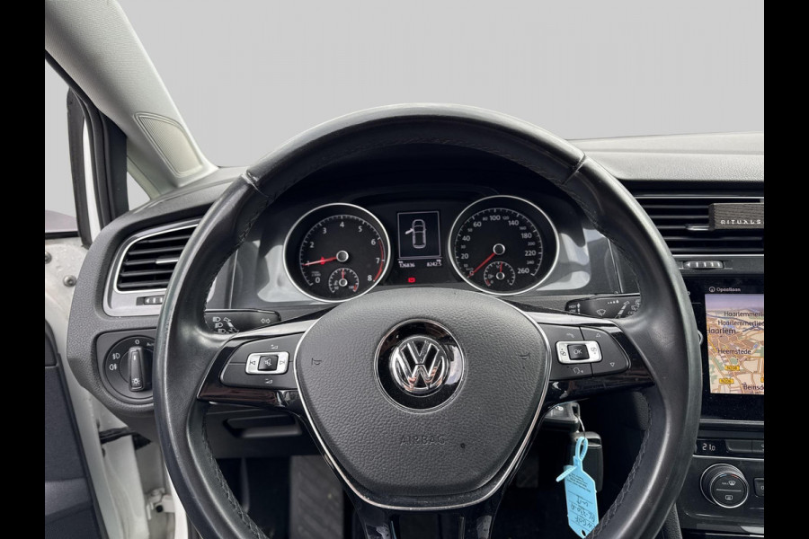 Volkswagen Golf 1.0 TSI Trendline | navigatie |  Apple Carplay/Android Auto | climate control
