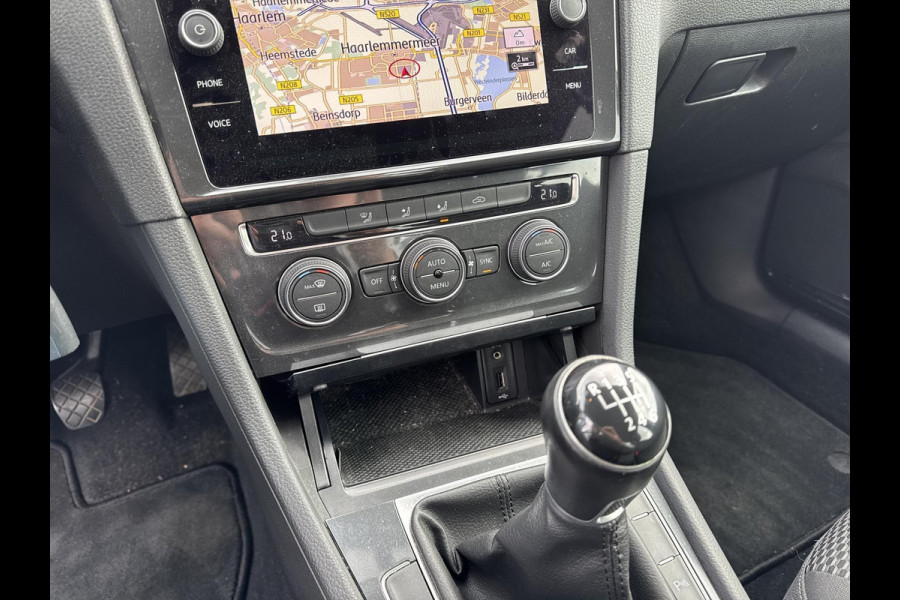 Volkswagen Golf 1.0 TSI Trendline | navigatie |  Apple Carplay/Android Auto | climate control