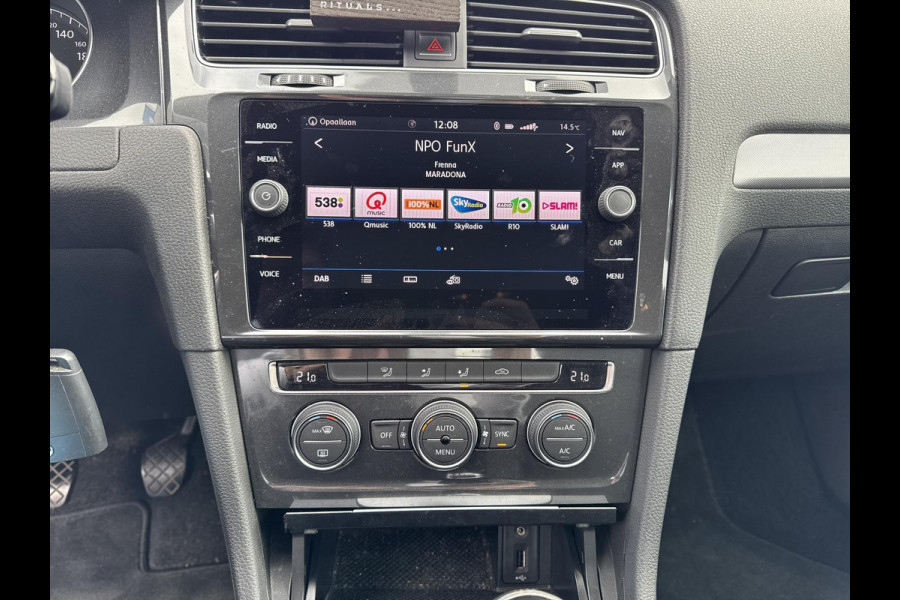 Volkswagen Golf 1.0 TSI Trendline | navigatie |  Apple Carplay/Android Auto | climate control