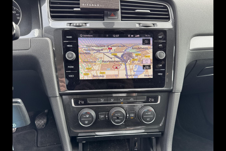 Volkswagen Golf 1.0 TSI Trendline | navigatie |  Apple Carplay/Android Auto | climate control