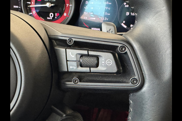 Porsche 911 3.0 Carrera GTS AUT. PANORAMADAK NAVIGATIE APPLE CARPLAY STOELVERWARMING CAMERA PDC AIRCO CRUISE