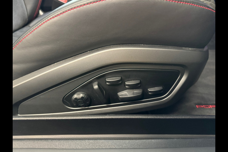 Porsche 911 3.0 Carrera GTS AUT. PANORAMADAK NAVIGATIE APPLE CARPLAY STOELVERWARMING CAMERA PDC AIRCO CRUISE