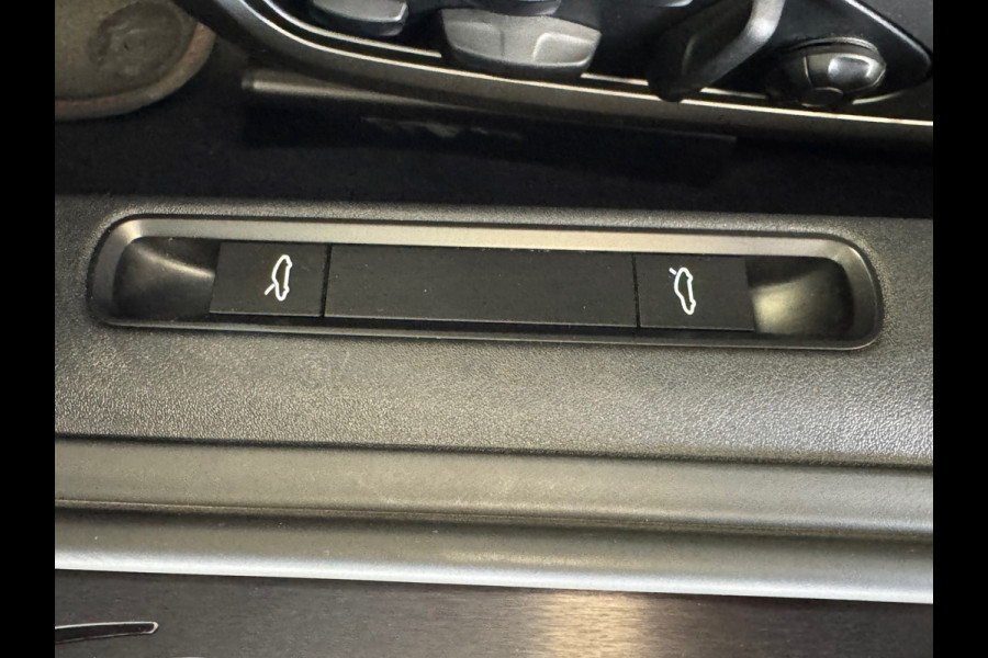 Porsche 911 3.0 Carrera GTS AUT. PANORAMADAK NAVIGATIE APPLE CARPLAY STOELVERWARMING CAMERA PDC AIRCO CRUISE