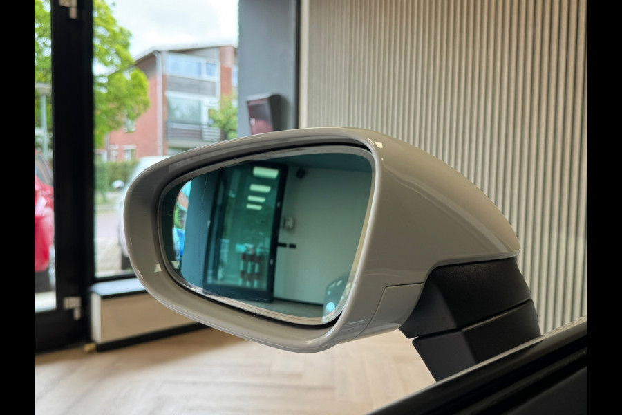 Porsche 911 3.0 Carrera GTS AUT. PANORAMADAK NAVIGATIE APPLE CARPLAY STOELVERWARMING CAMERA PDC AIRCO CRUISE