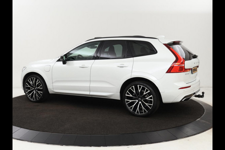 Volvo XC60 2.0 Recharge T6 AWD R Design | Panoramadak | Head-Up | Stoel & stuurverwarming | Camera | Adaptive cruise | Trekhaak | Harman/Kardon | Navigatie | Full LED | 22'' lichtmetalen velgen