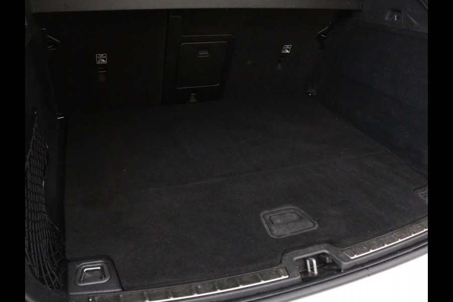 Volvo XC60 2.0 Recharge T6 AWD R Design | Panoramadak | Head-Up | Stoel & stuurverwarming | Camera | Adaptive cruise | Trekhaak | Harman/Kardon | Navigatie | Full LED | 22'' lichtmetalen velgen