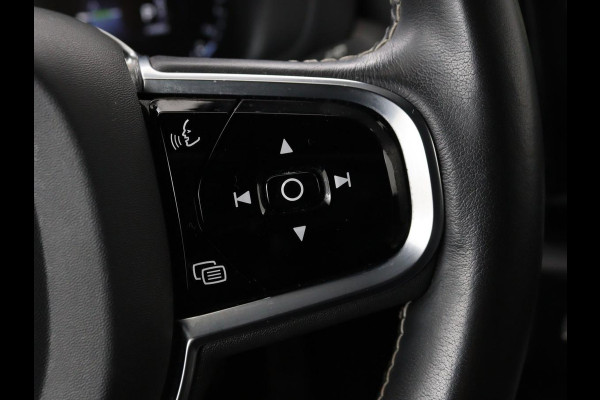 Volvo XC60 2.0 Recharge T6 AWD R Design | Panoramadak | Head-Up | Stoel & stuurverwarming | Camera | Adaptive cruise | Trekhaak | Harman/Kardon | Navigatie | Full LED | 22'' lichtmetalen velgen