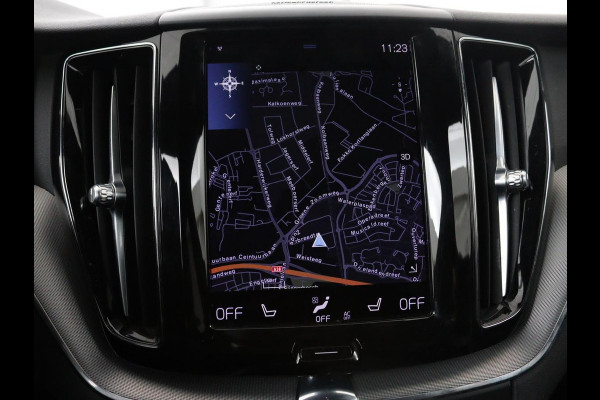 Volvo XC60 2.0 Recharge T6 AWD R Design | Panoramadak | Head-Up | Stoel & stuurverwarming | Camera | Adaptive cruise | Trekhaak | Harman/Kardon | Navigatie | Full LED | 22'' lichtmetalen velgen