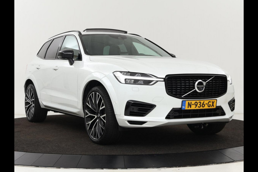 Volvo XC60 2.0 Recharge T6 AWD R Design | Panoramadak | Head-Up | Stoel & stuurverwarming | Camera | Adaptive cruise | Trekhaak | Harman/Kardon | Navigatie | Full LED | 22'' lichtmetalen velgen