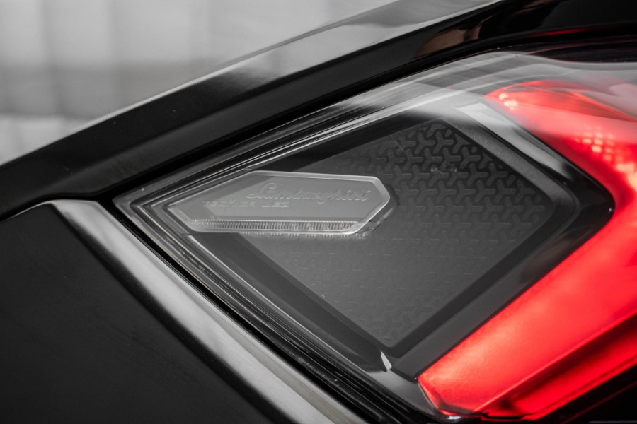 Lamborghini Urus 4.0 V8 |Pano|TwoTone|Massage|23Inch|HUD|B&O|