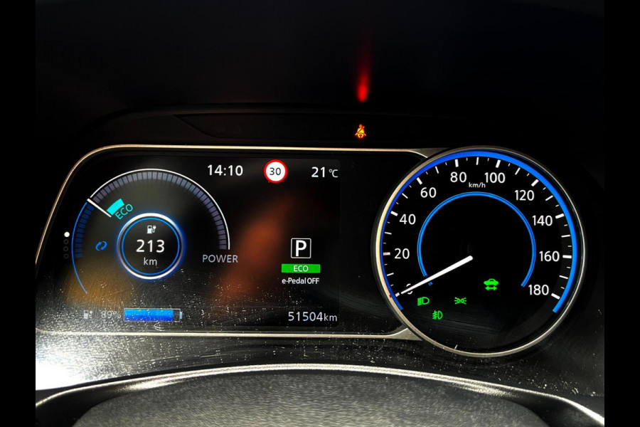 Nissan Leaf Tekna 40 kWh 3d cam_Trekh_Stoelverw_Navi