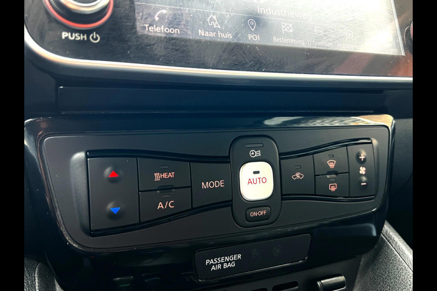 Nissan Leaf Tekna 40 kWh 3d cam_Trekh_Stoelverw_Navi