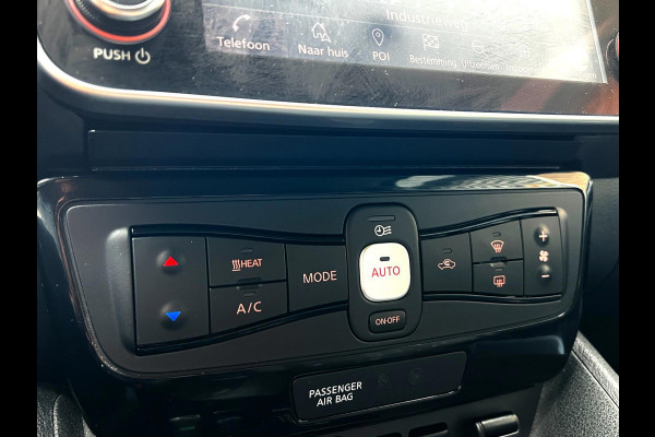 Nissan Leaf Tekna 40 kWh 3d cam_Trekh_Stoelverw_Navi