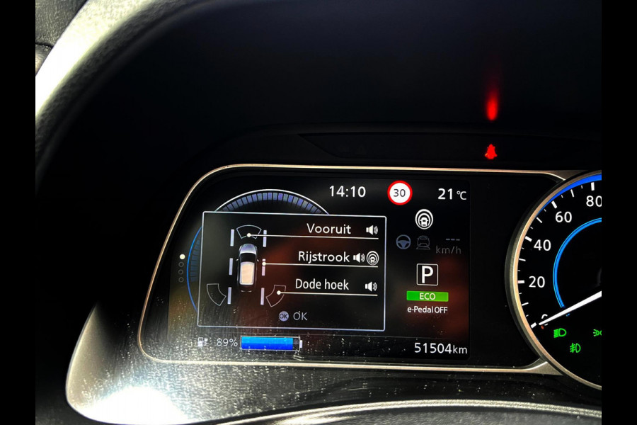 Nissan Leaf Tekna 40 kWh 3d cam_Trekh_Stoelverw_Navi
