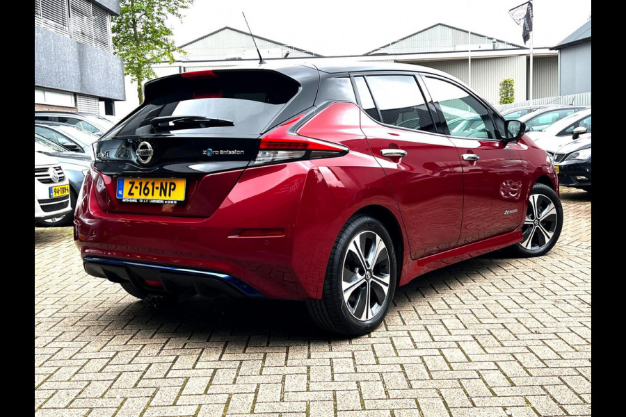 Nissan Leaf Tekna 40 kWh 3d cam_Trekh_Stoelverw_Navi