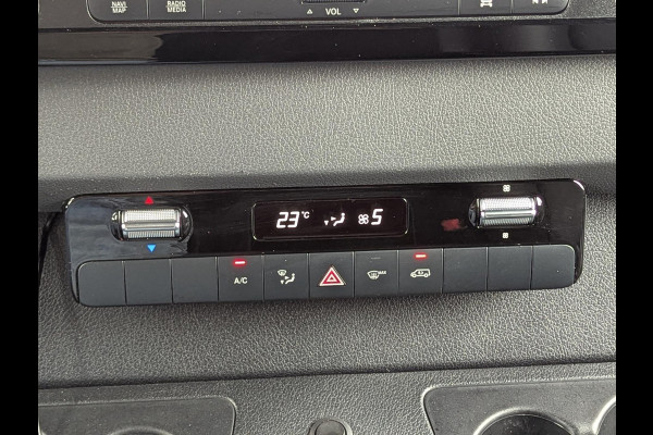 Mercedes-Benz Sprinter 319 3.0 CDI AUT L2H1 LED MBUX 3500KG TREKHAAK