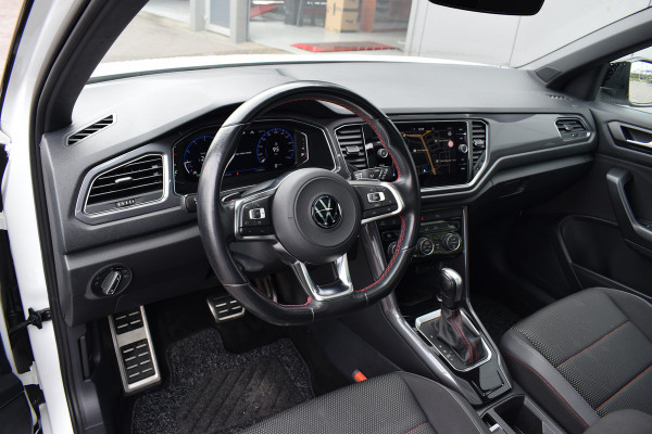 Volkswagen T-Roc 1.5 TSI Sport Business R | Pano | Half Leer | Virtual | Apple CarPlay