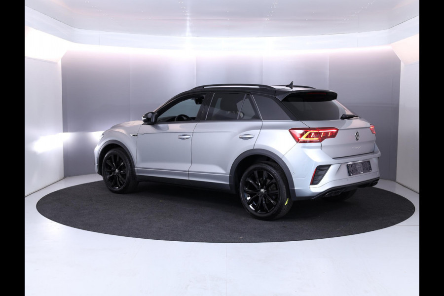 Volkswagen T-Roc 1.5 TSI R-Line 150 pk Automaat (DSG) | Navigatie | Parkeersensoren (Park assist) | Achteruitrijcamera | Matrix LED koplampen | Stoelverwarming | Black Style pakket | R-Line |