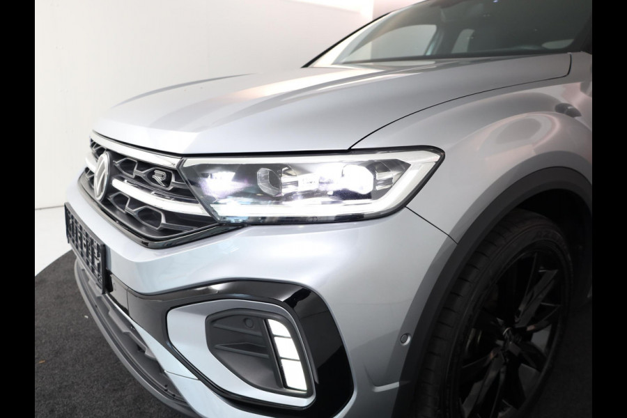 Volkswagen T-Roc 1.5 TSI R-Line 150 pk Automaat (DSG) | Navigatie | Parkeersensoren (Park assist) | Achteruitrijcamera | Matrix LED koplampen | Stoelverwarming | Black Style pakket | R-Line |
