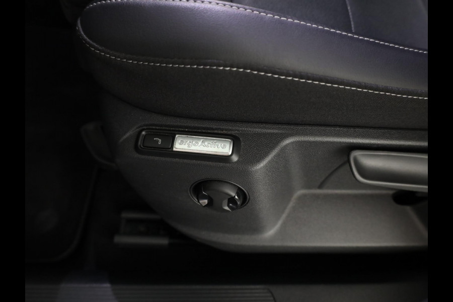 Volkswagen T-Roc 1.5 TSI R-Line 150 pk Automaat (DSG) | Navigatie | Parkeersensoren (Park assist) | Achteruitrijcamera | Matrix LED koplampen | Stoelverwarming | Black Style pakket | R-Line |