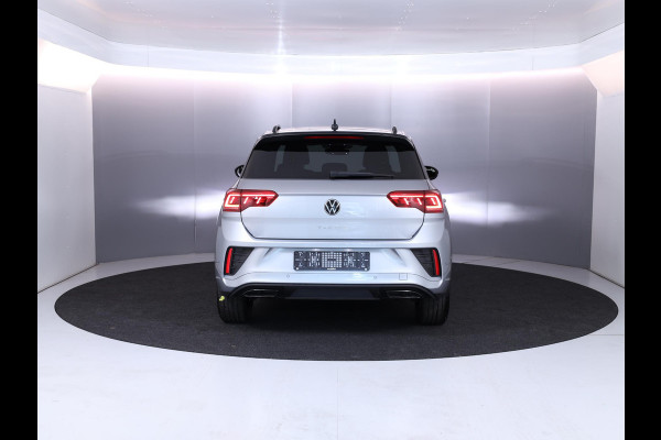 Volkswagen T-Roc 1.5 TSI R-Line 150 pk Automaat (DSG) | Navigatie | Parkeersensoren (Park assist) | Achteruitrijcamera | Matrix LED koplampen | Stoelverwarming | Black Style pakket | R-Line |