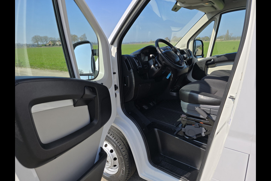 Peugeot Boxer 330 2.0 BlueHDI L2 H2 Pro - 110 Pk - Euro 6 - Koel / Vries - Airco - Cruise Control