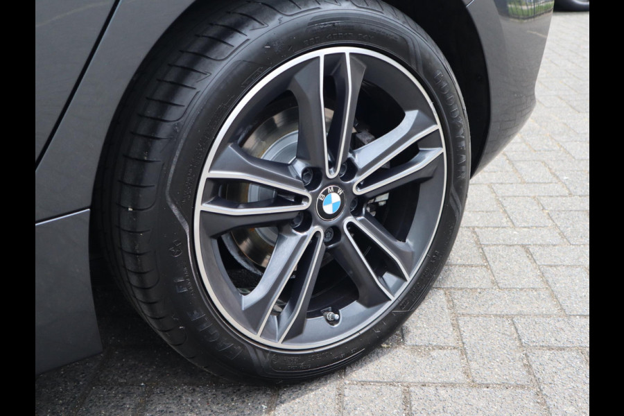 BMW 1-serie 118i Executive Edition | Pano | Sport-Line