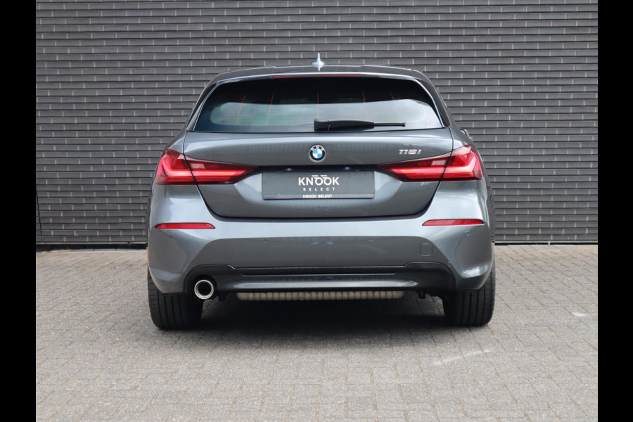 BMW 1-serie 118i Executive Edition | Pano | Sport-Line