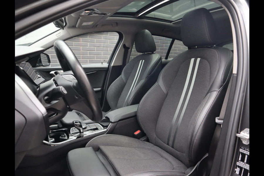 BMW 1-serie 118i Executive Edition | Pano | Sport-Line
