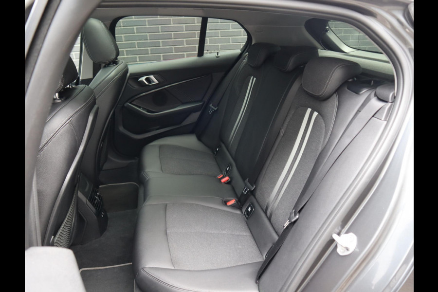 BMW 1-serie 118i Executive Edition | Pano | Sport-Line