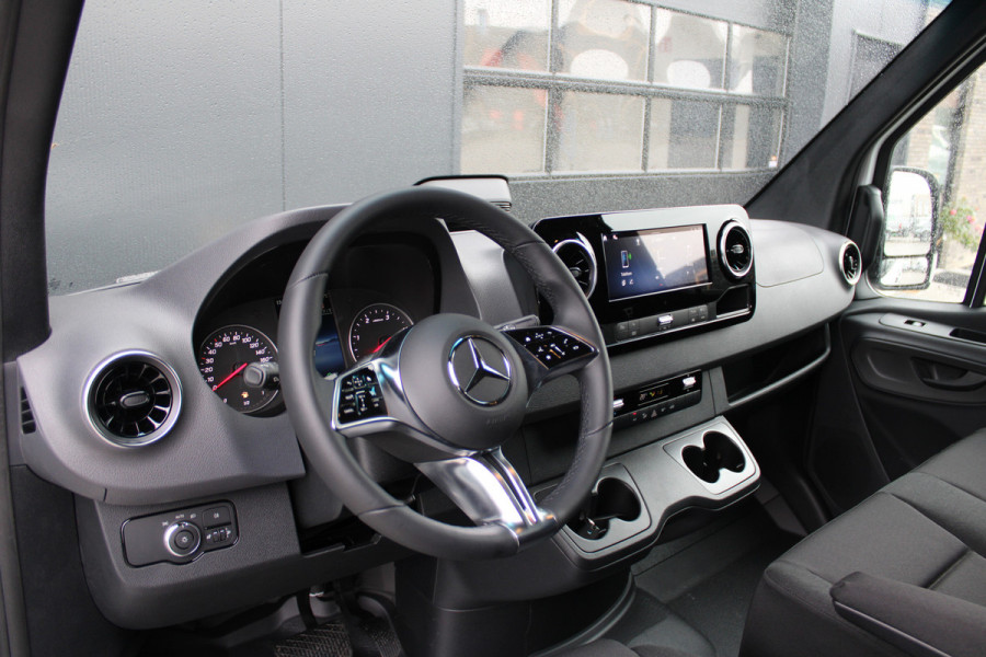 Mercedes-Benz Sprinter 317CDI L2H2 Pro - Mbux 10 - 3.5t Trekhaak - Betimmering - Camera - Carplay - Bind spot - Cruise - Smartphone integratie - Rijkla