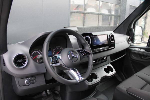 Mercedes-Benz Sprinter 317CDI L2H2 Pro - Mbux 10 - 3.5t Trekhaak - Betimmering - Camera - Carplay - Bind spot - Cruise - Smartphone integratie - Rijkla