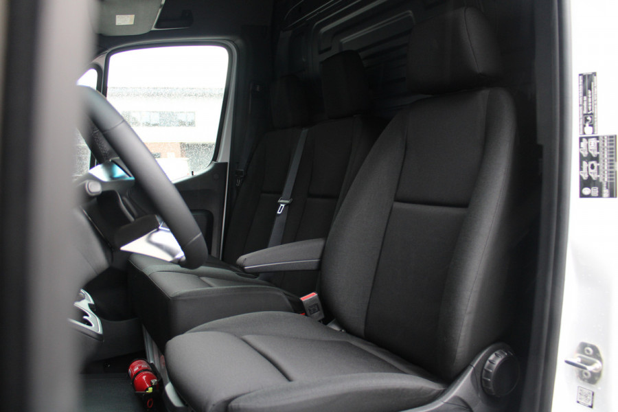 Mercedes-Benz Sprinter 317CDI L2H2 Pro - Mbux 10 - 3.5t Trekhaak - Betimmering - Camera - Carplay - Bind spot - Cruise - Smartphone integratie - Rijkla