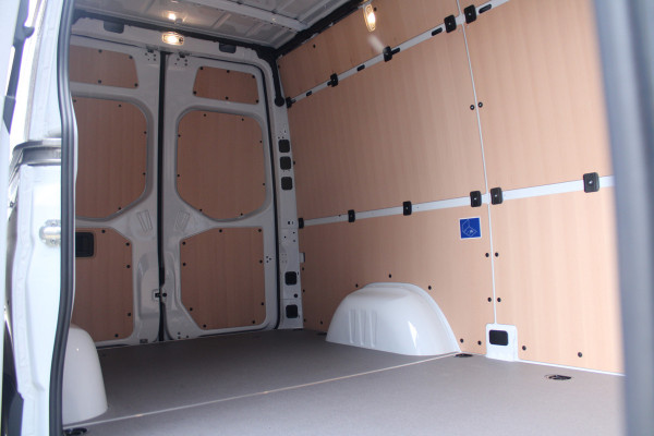 Mercedes-Benz Sprinter 317CDI L2H2 Pro - Mbux 10 - 3.5t Trekhaak - Betimmering - Camera - Carplay - Bind spot - Cruise - Smartphone integratie - Rijkla