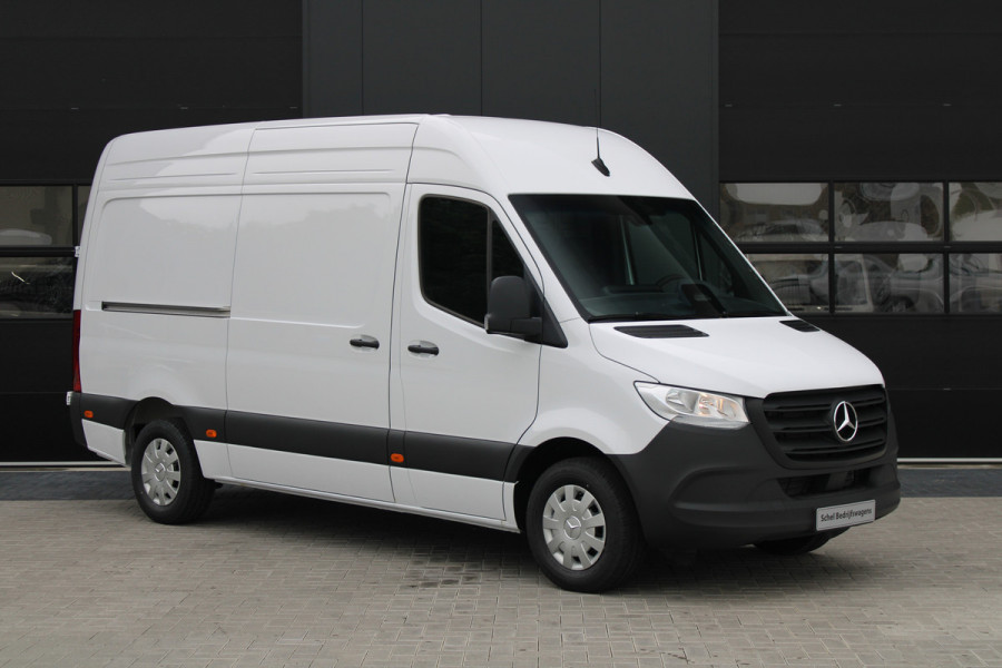 Mercedes-Benz Sprinter 317CDI L2H2 Pro - Mbux 10 - 3.5t Trekhaak - Betimmering - Camera - Carplay - Bind spot - Cruise - Smartphone integratie - Rijkla