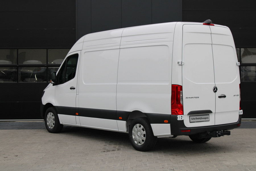 Mercedes-Benz Sprinter 317CDI L2H2 Pro - Mbux 10 - 3.5t Trekhaak - Betimmering - Camera - Carplay - Bind spot - Cruise - Smartphone integratie - Rijkla