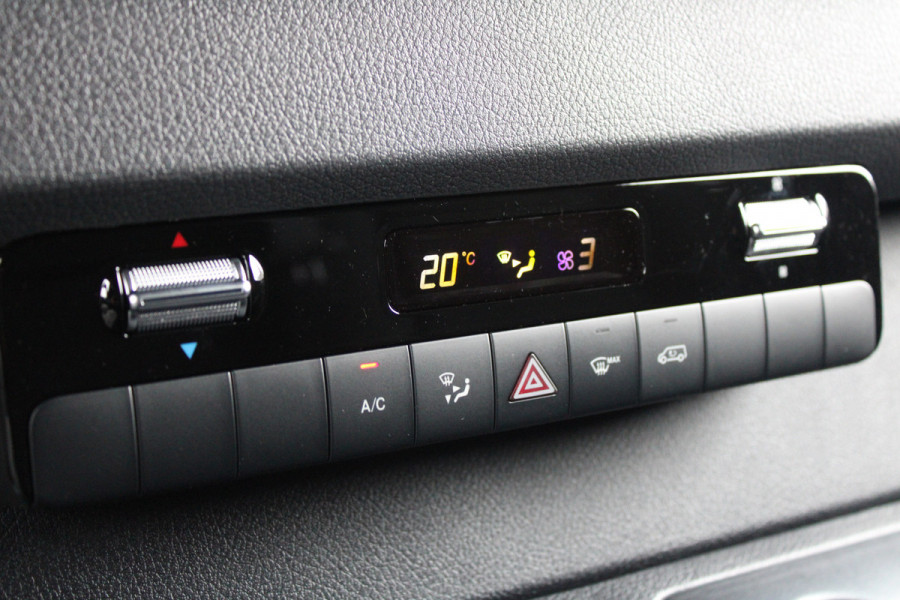 Mercedes-Benz Sprinter 317CDI L2H2 Pro - Mbux 10 - 3.5t Trekhaak - Betimmering - Camera - Carplay - Bind spot - Cruise - Smartphone integratie - Rijkla