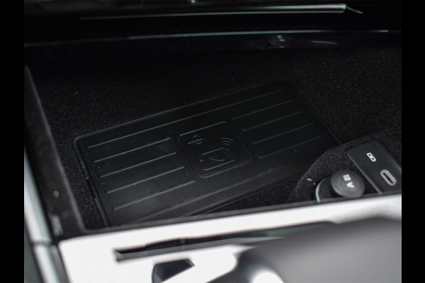 Volkswagen Touareg 3.0 TSi eHybrid 4MOTION R | HEAD-UP | DYNAUDIO | 360 CAMERA | SOFT-CLOSE | PANORAMADAK | KEYLESS ACCESS | STOELMASSAGE | TREKHAA