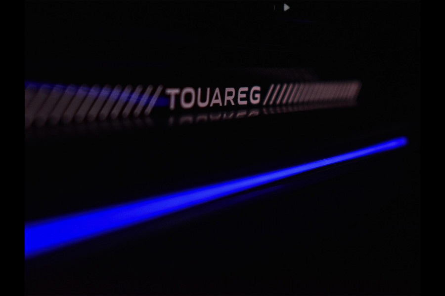 Volkswagen Touareg 3.0 TSi eHybrid 4MOTION R | HEAD-UP | DYNAUDIO | 360 CAMERA | SOFT-CLOSE | PANORAMADAK | KEYLESS ACCESS | STOELMASSAGE | TREKHAA